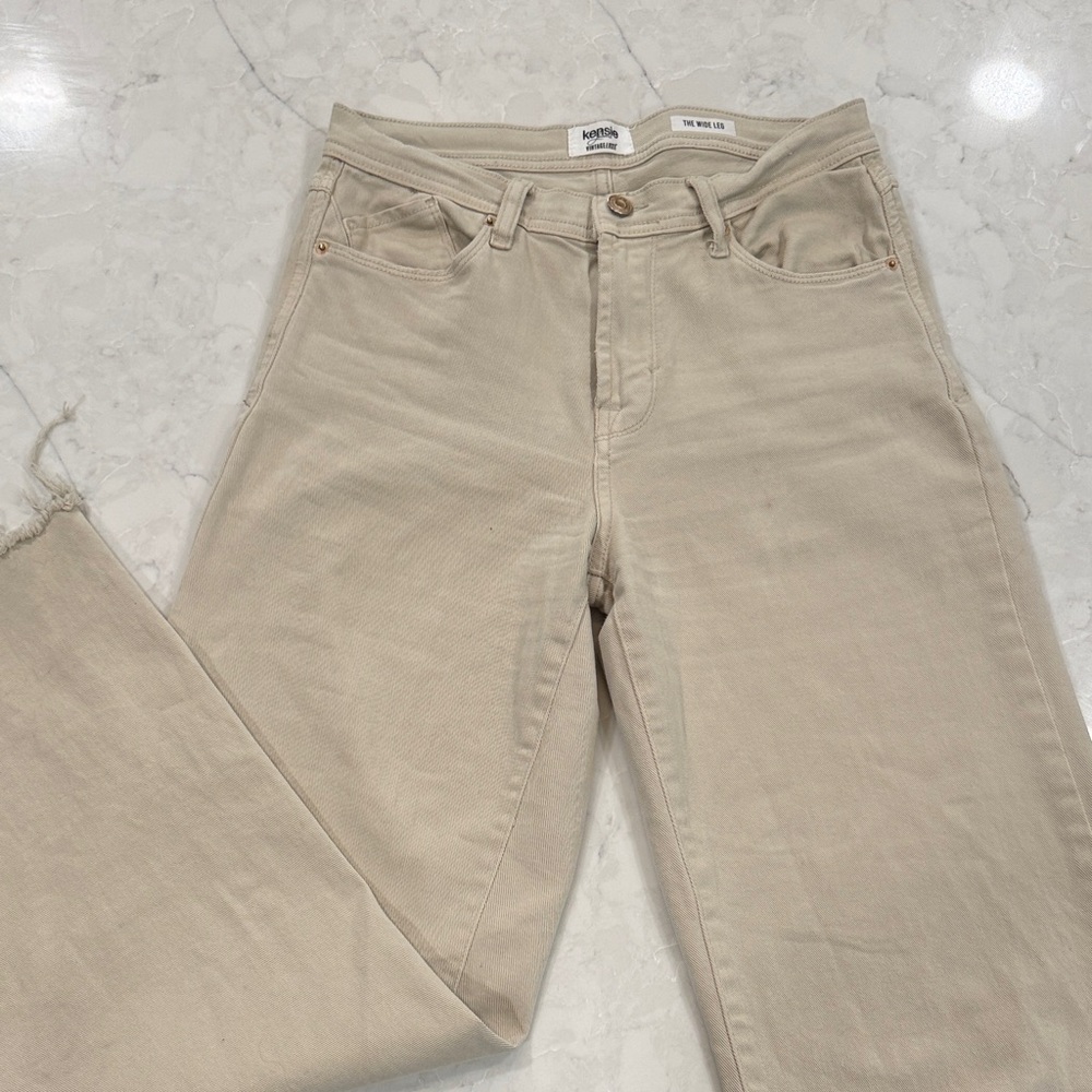 Kensie Straight Leg Jeans in Light Beige